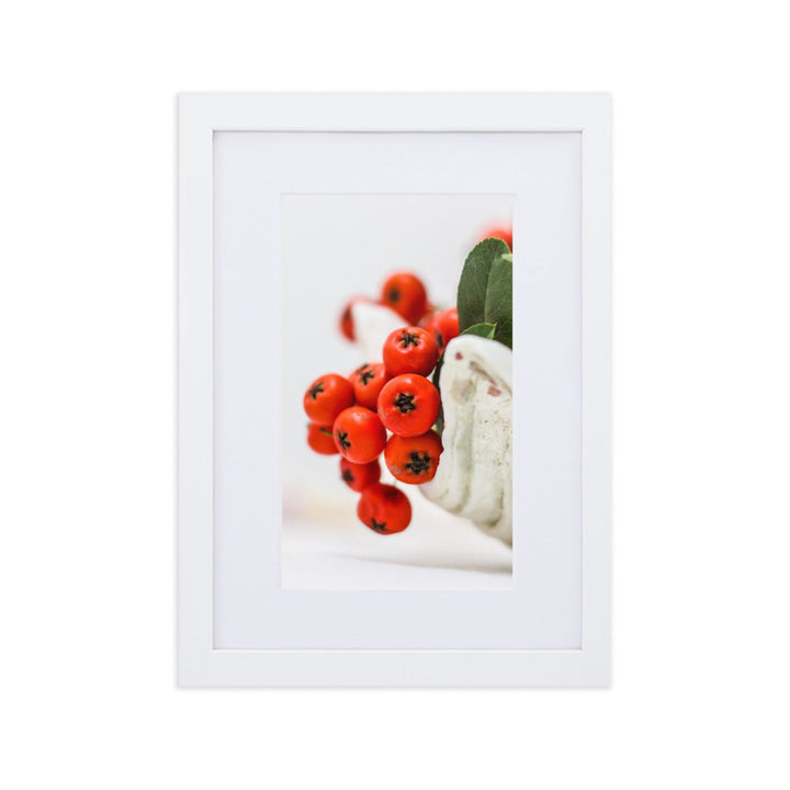 Poster mit Passepartout - Red Berries Kuratoren von artlia Weiß / 21×30 cm artlia