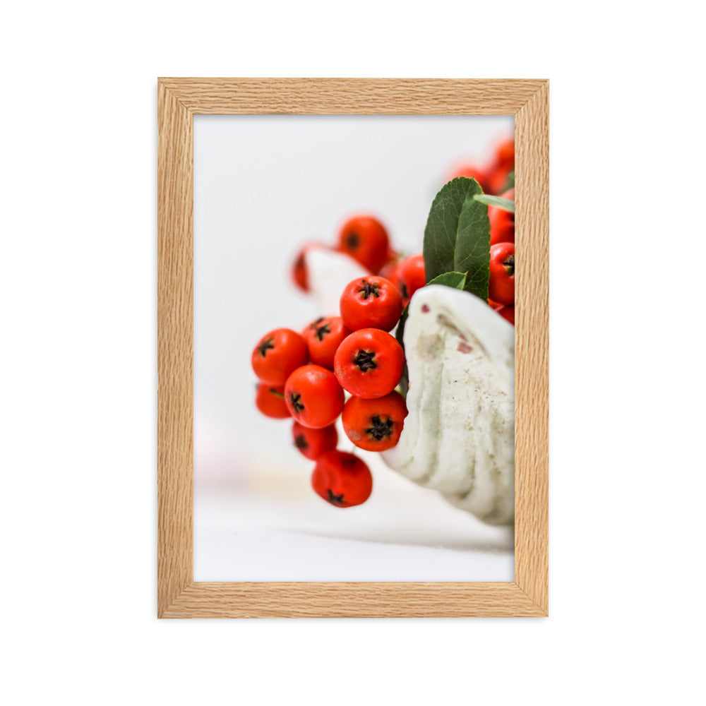Poster mit Rahmen - Red Berries Kuratoren von artlia Oak / 21×30 cm artlia