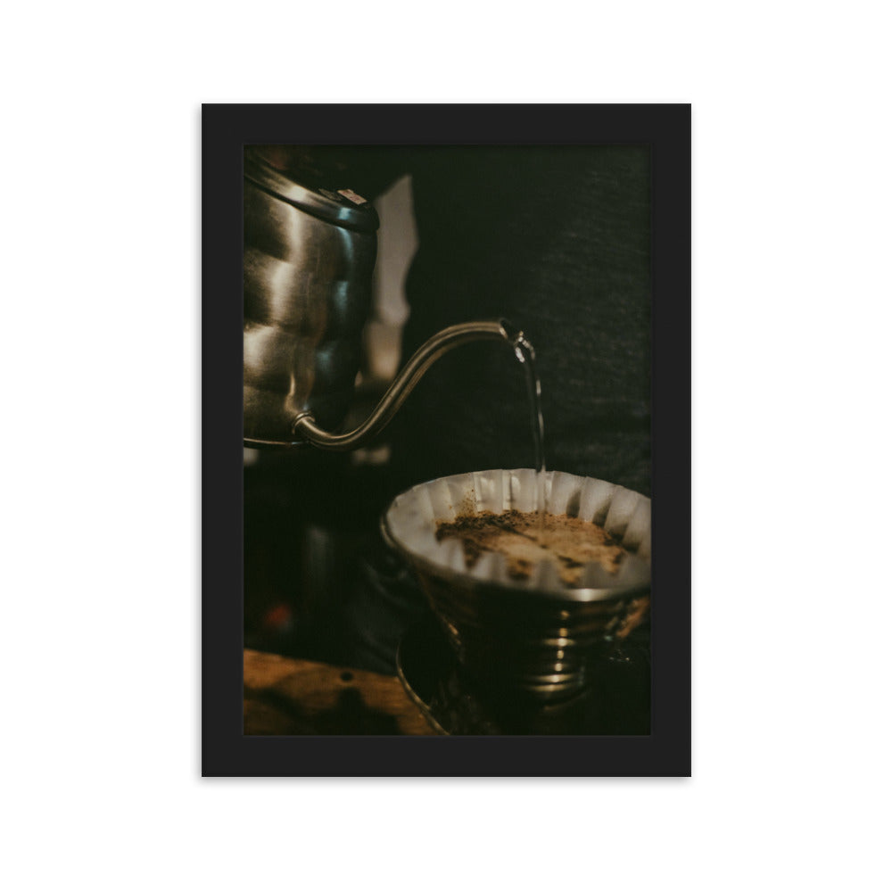 cozy Café - Poster im Rahmen Kuratoren von artlia Schwarz / 21×30 cm artlia