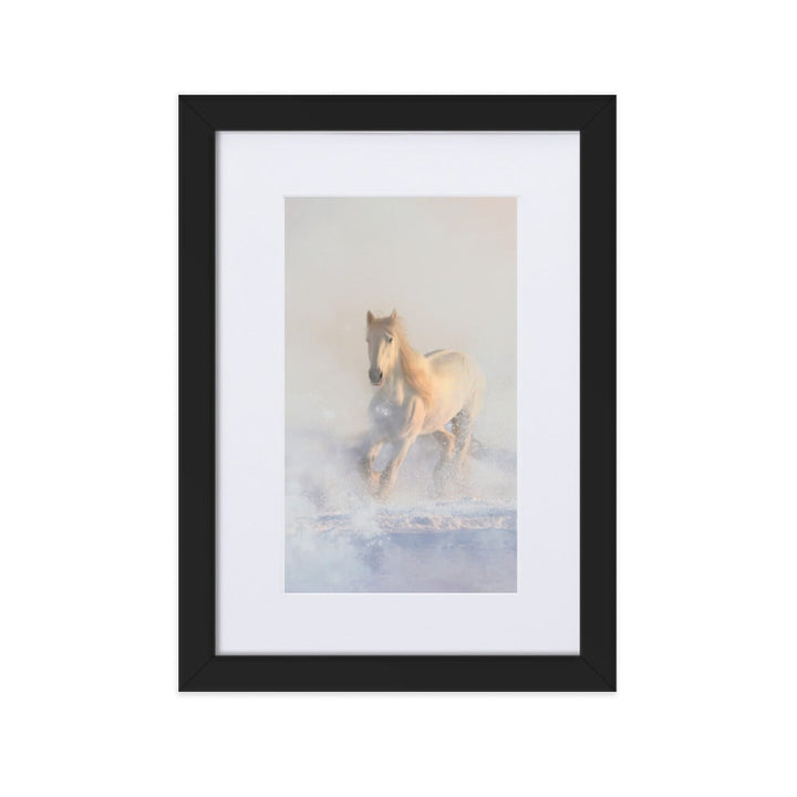Pferd im Schnee Horse in Snow - Poster im Rahmen mit Passepartout artlia Schwarz / 21×30 cm artlia